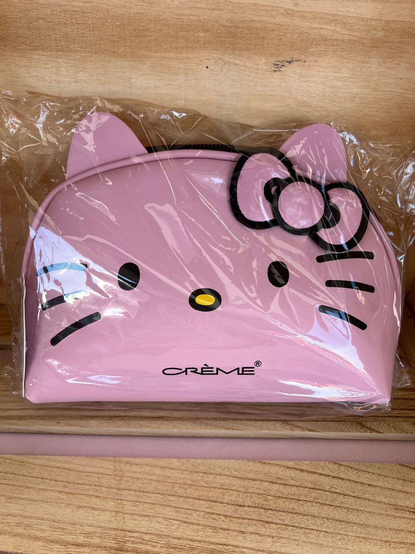 THE CREME SHOP X HELLO KITTY- THINK PINK MAKEUP POUCH